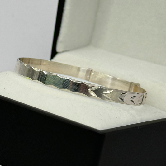 SILVER D/C BABY BANGLE Oppulence