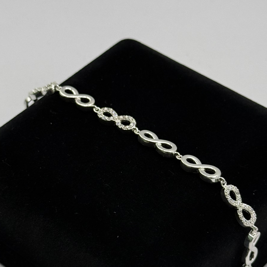 INFINITY LOOP CZ DIAMOND BRACELET Oppulence