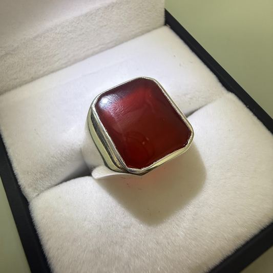 SQUARE RUBY SILVER RING Oppulence