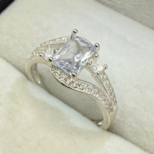 BAGUETTE CZ DIAMOND RING Oppulence