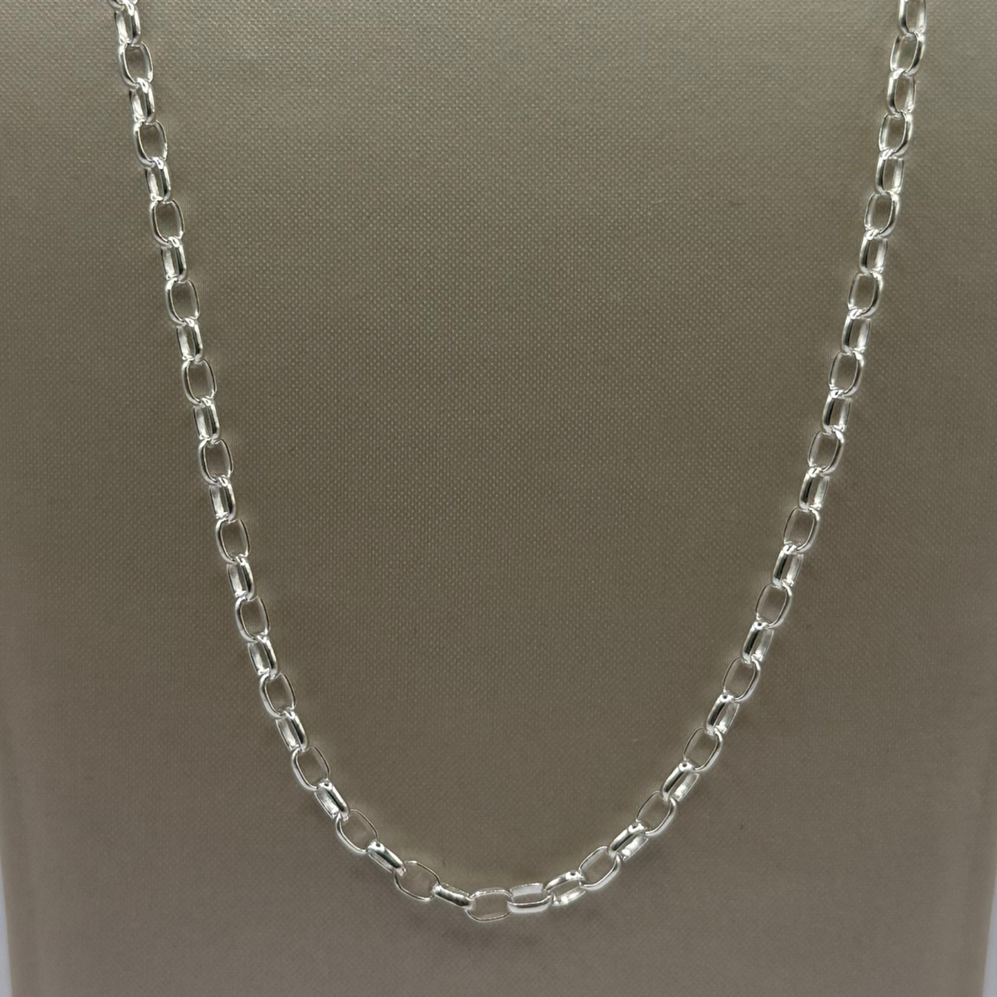SILVER OVAL BELCHER 18" NECKLACE Oppulence