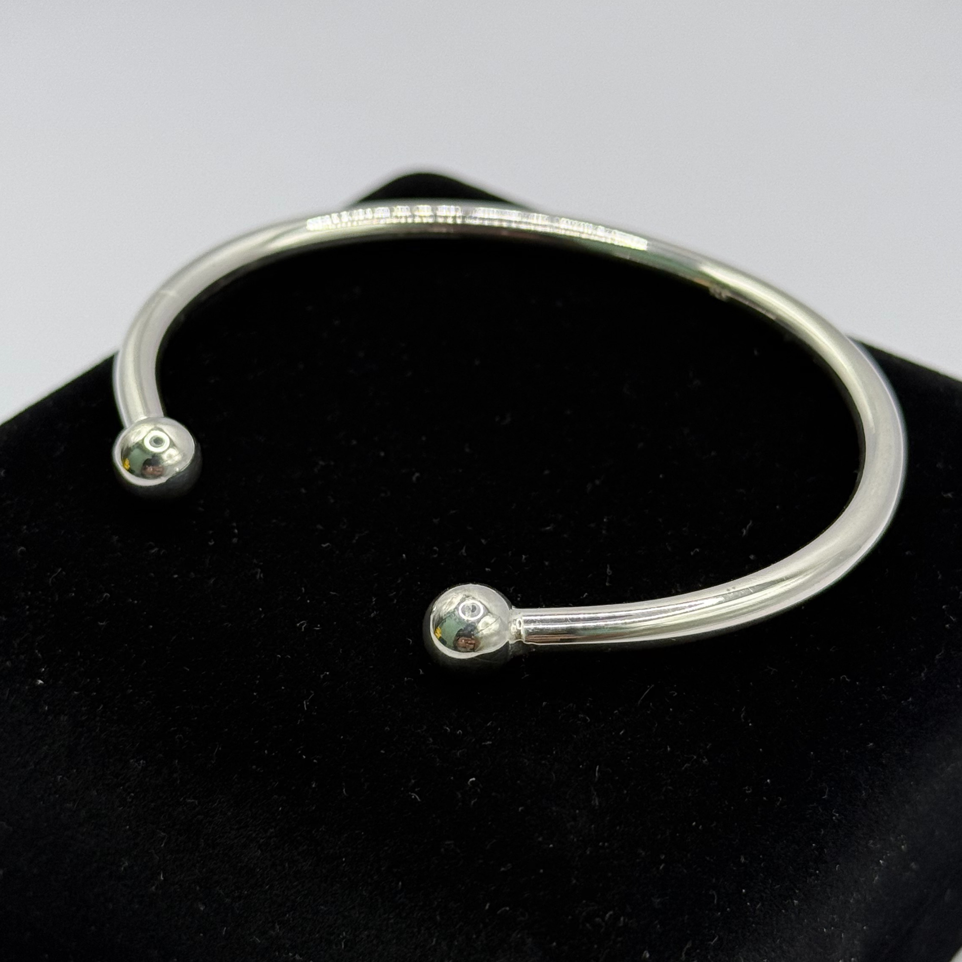 STERLING SILVER HEAVY BANGLE Oppulence