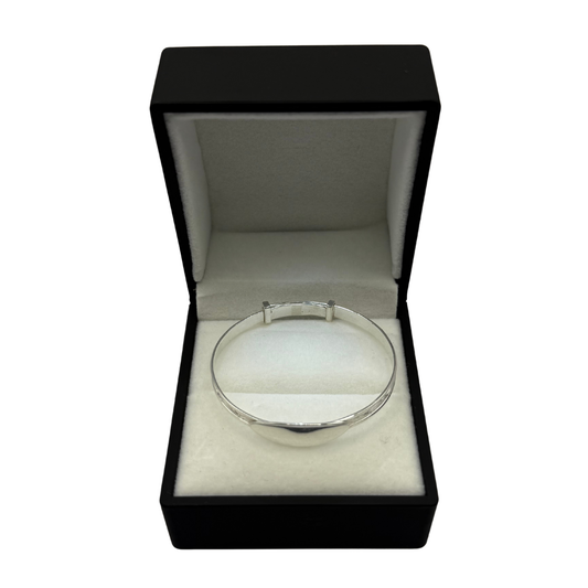 SILVER PAT OVAL BABY BANGLE Oppulence