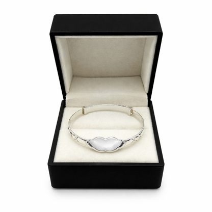 Star Patterned Engravable Baby Bangle Oppulence
