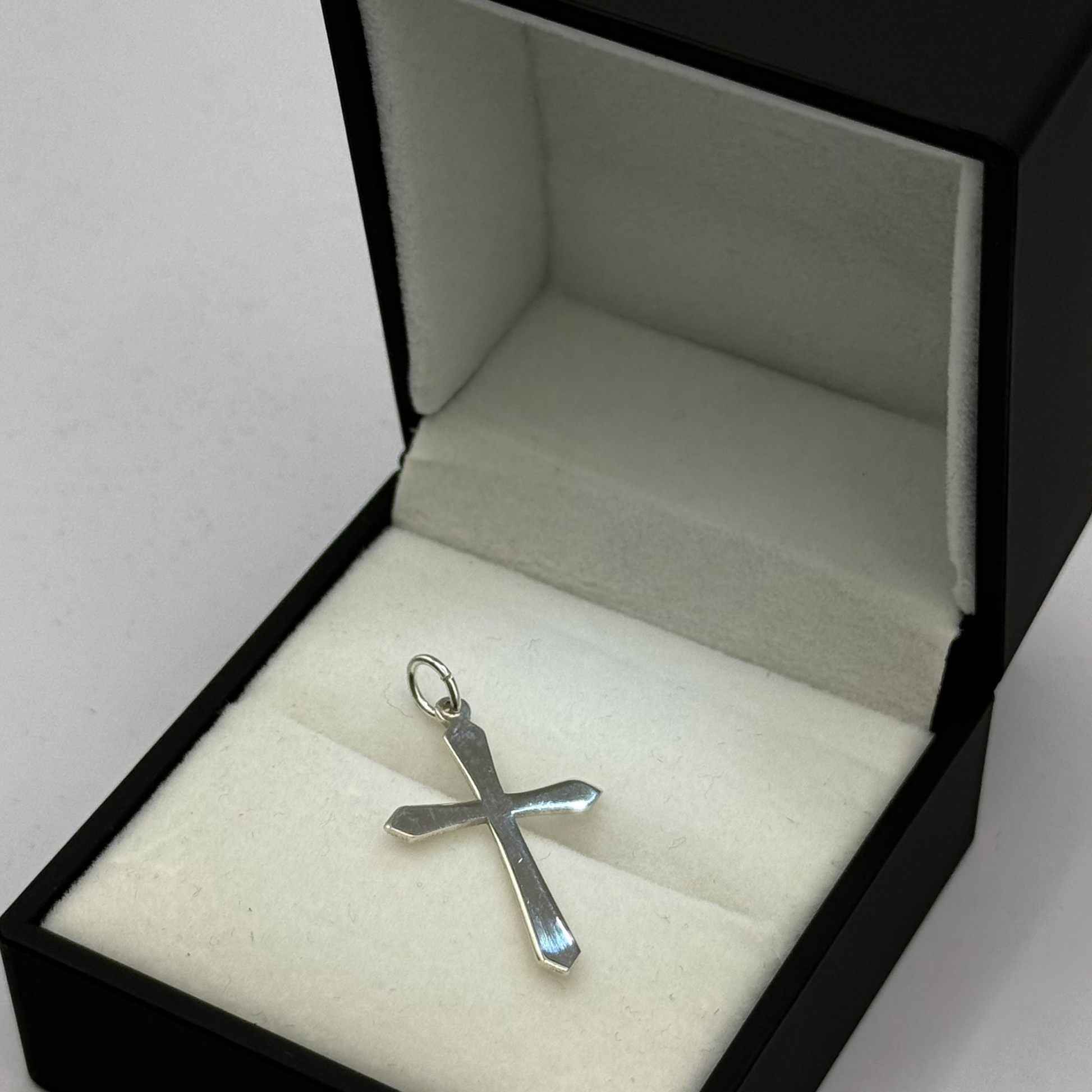 SILVER FANCY CROSS 30MM PENDANT Oppulence
