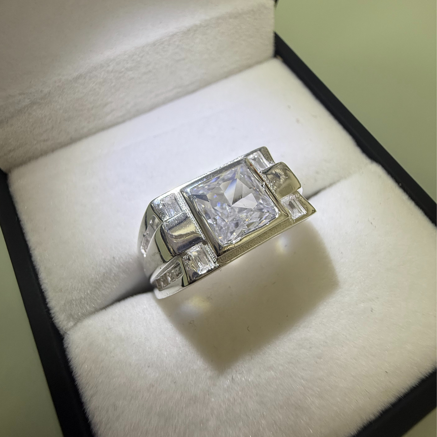 PRINCESS CUT CZ DIAMOND RING Oppulence