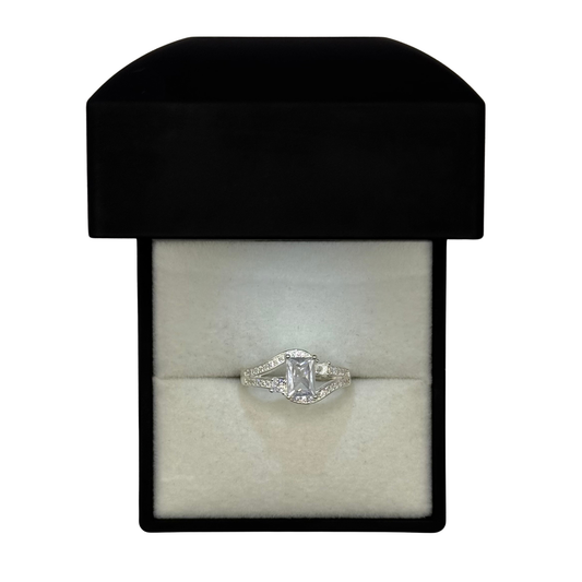BAGUETTE CZ DIAMOND RING Oppulence