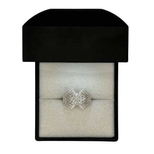 FLOWER CZ DIAMOND RING Oppulence