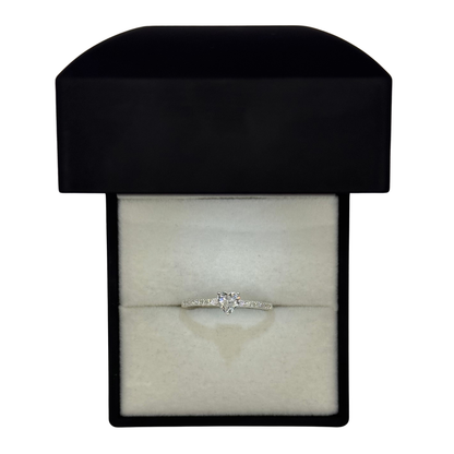 SILVER CZ HEART RING Oppulence