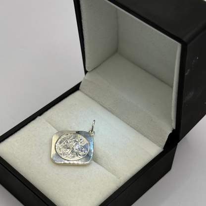 SILVER SQUARE REVERSIBLE PENDANT Oppulence