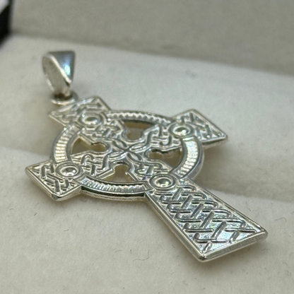 SILVER CELTIC CROSS PENDANT Oppulence