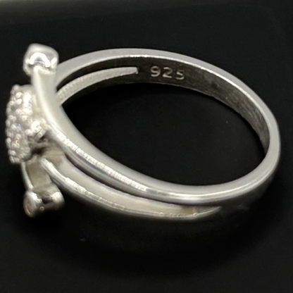 CZ DIAMOND CRUSTED HEART ON TWIST RING Oppulence