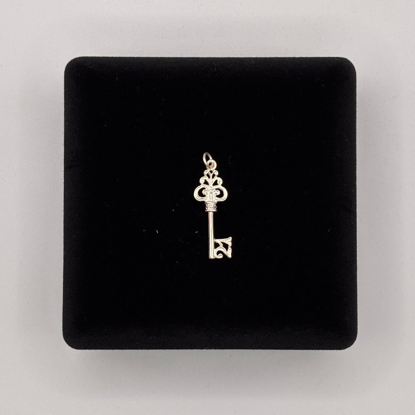 Oppulence Charm Collection Oppulence