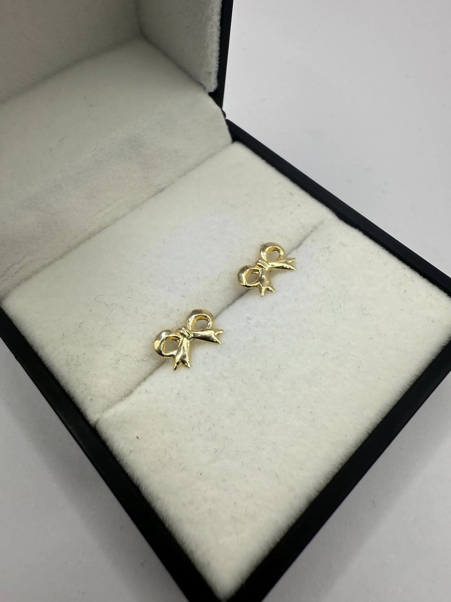 9CT BOW EARRINGS Oppulence