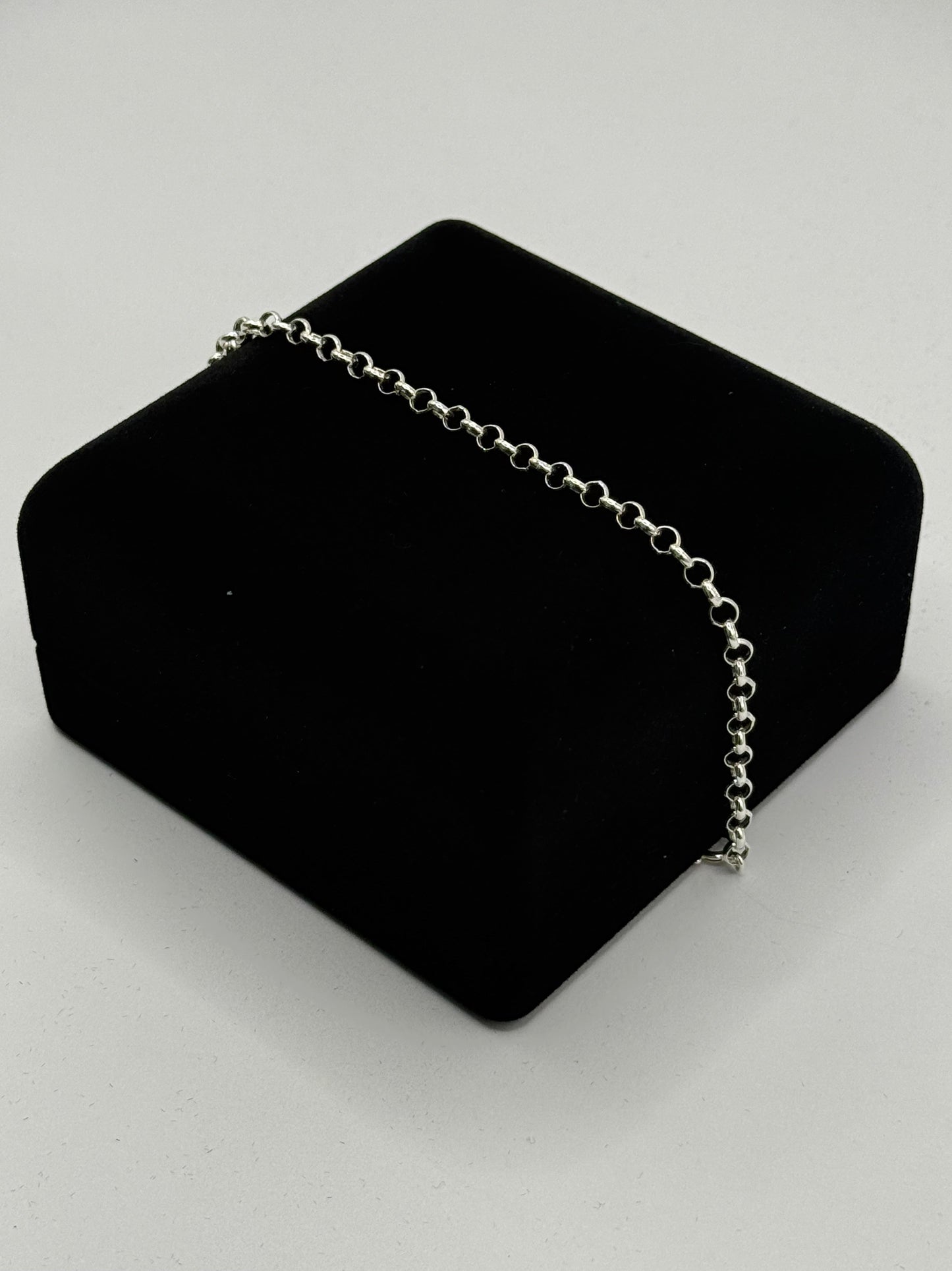 SILVER ROUND MEDIUM BELCHER BRACELET Oppulence