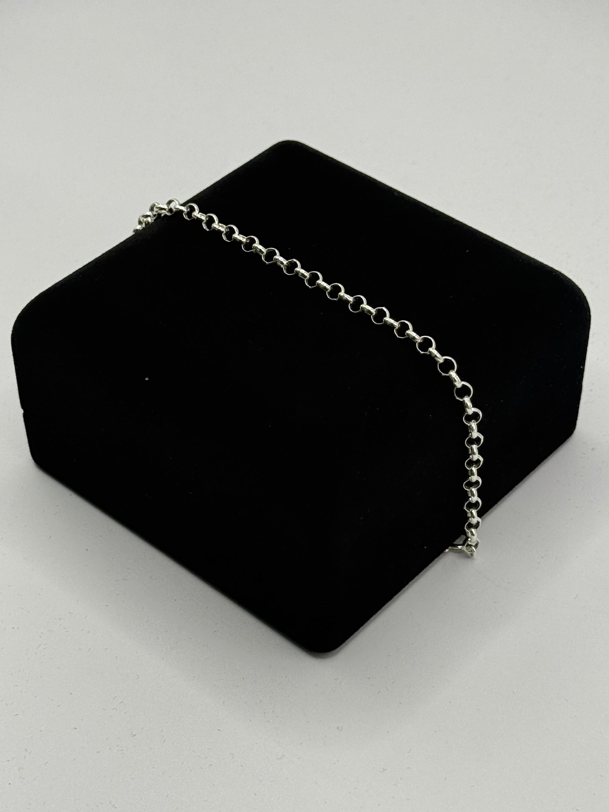 SILVER ROUND MEDIUM BELCHER BRACELET Oppulence