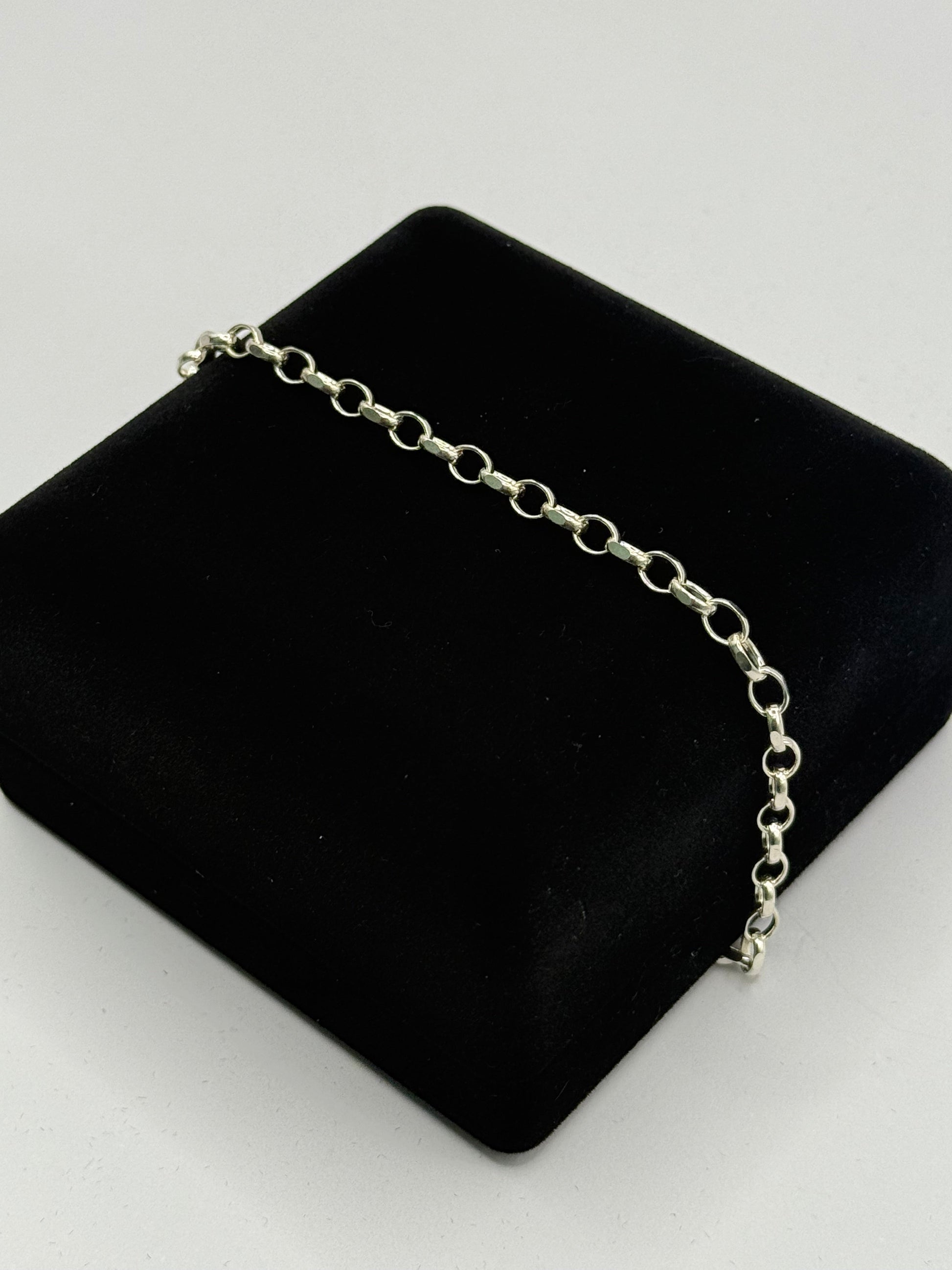 SILVER OVAL BELCHER 7.5" BRACELET Oppulence