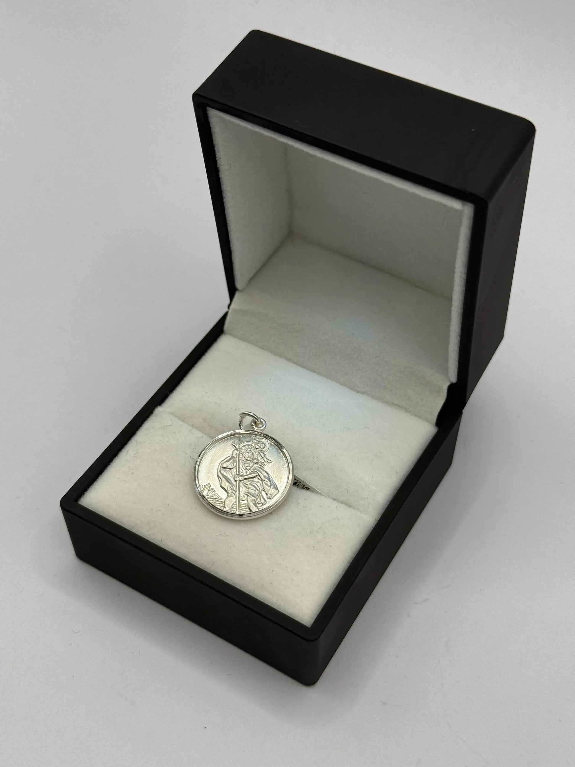 SILVER ST.CHRIS OVAL 20MM PENDANT Oppulence