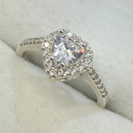 CRYSTAL HEART CZ DIAMOND RING Oppulence
