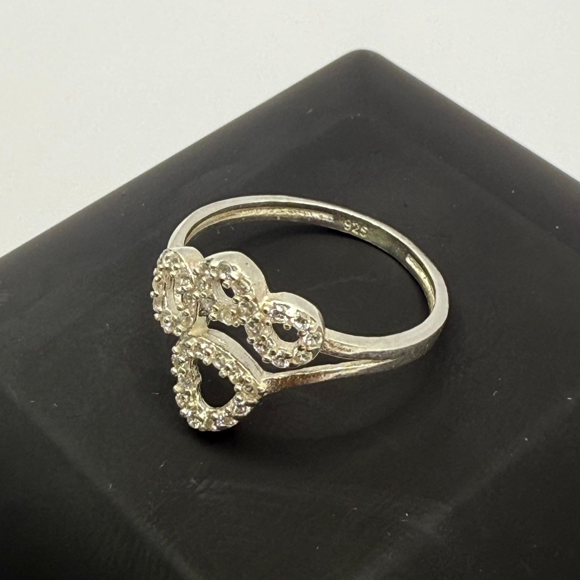 HOLLOW HEART DIAMOND RING Oppulence