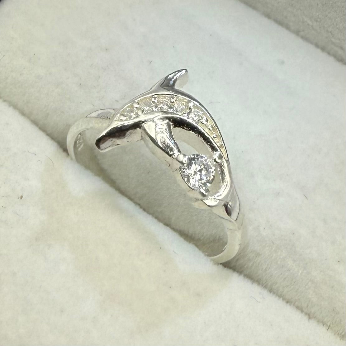 DOLPHIN CZ DIAMOND RING Oppulence