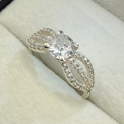 SPLIT BAND CZ DIAMOND RING Oppulence