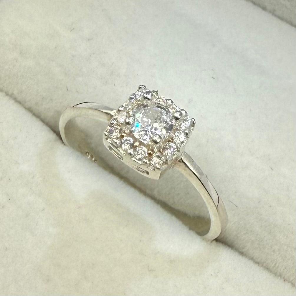 SQUARE CZ DIAMOND THIN RING Oppulence