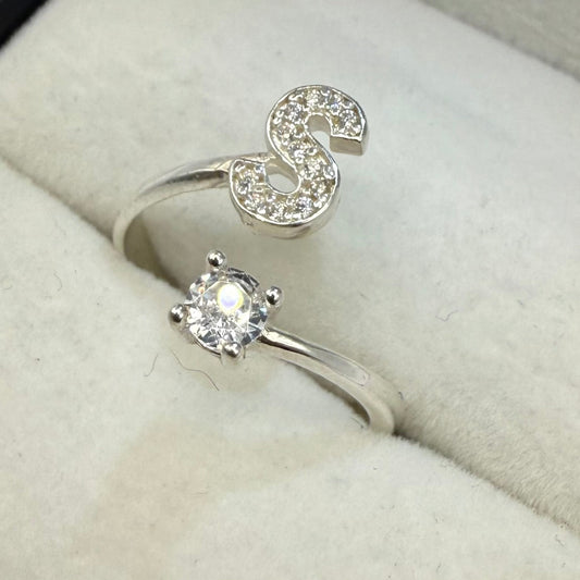 SILVER S CZ TWIST RING Oppulence