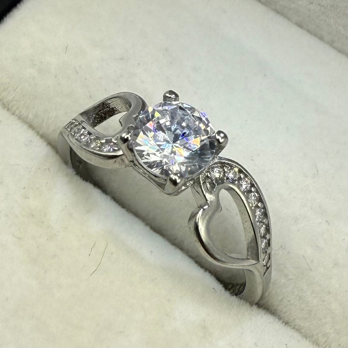 HEART RING WITH CZ DIAMOND Oppulence