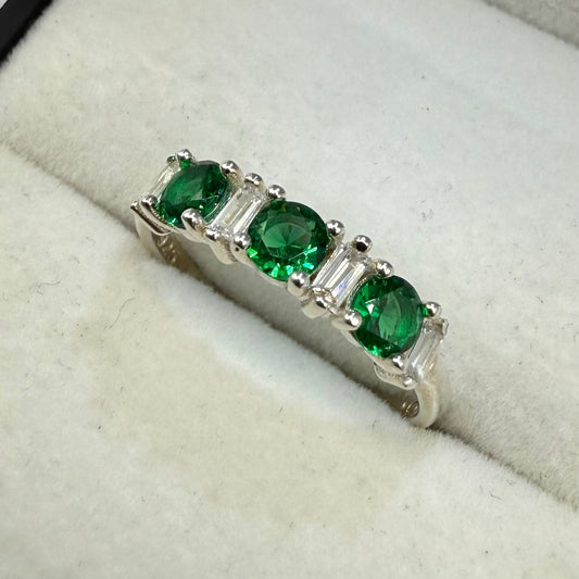 GREEN BAND CZ DIAMOND RING Oppulence