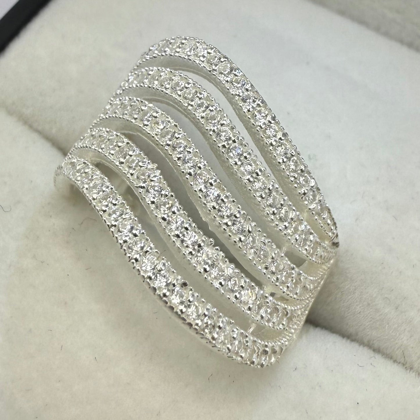 SILVER WAVE CZ RING Oppulence