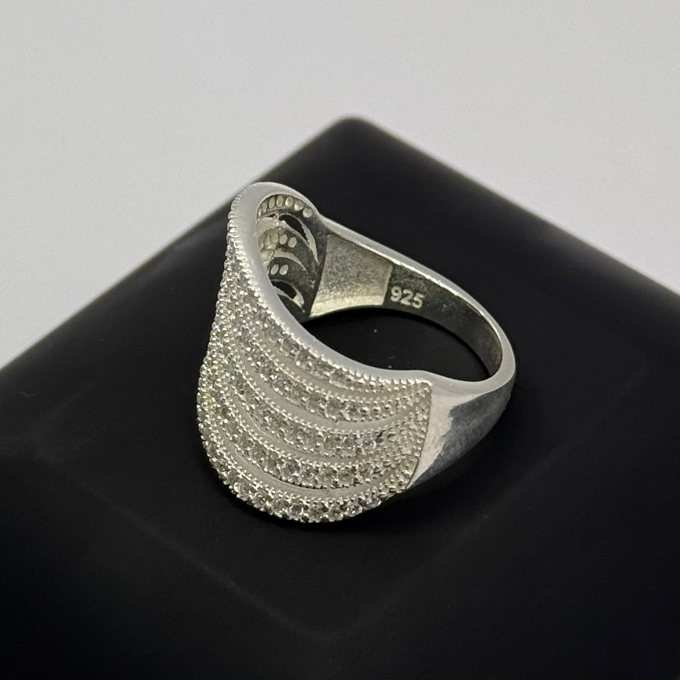 SILVER WAVE CZ RING Oppulence