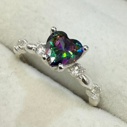 HEART GARNET CZ DIAMOND STUD RING Oppulence