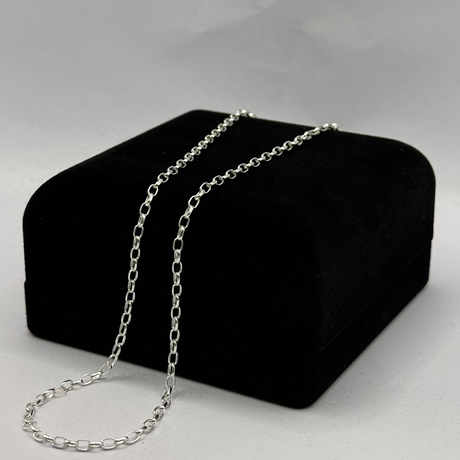 SILVER OVAL BELCHER 18" NECKLACE Oppulence